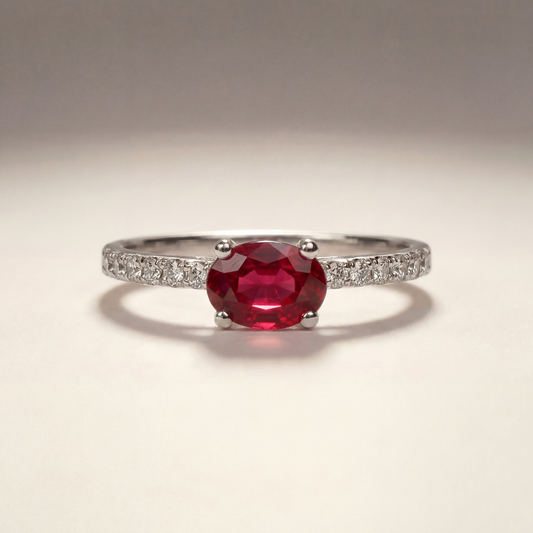 Anello con Rubino Naturale 0,45 ct e Diamanti 0,12 ct in Oro Bianco 18 kt